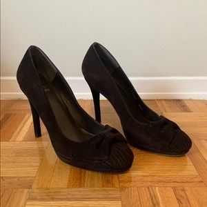 Stuart Weitzman Suede Pumps W/ Bow Detail